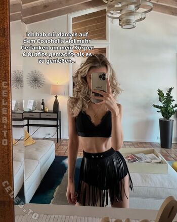 Full leaked Lea peach private onlyfans photo