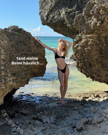 Full leaked Lea peach private onlyfans photo