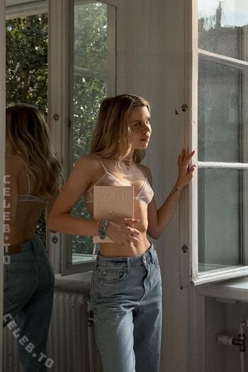 Full leaked Lea peach private onlyfans photo