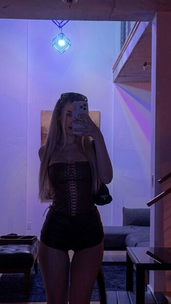 Full leaked Leaberry private onlyfans photo