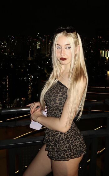 Full leaked Leaberry private onlyfans photo
