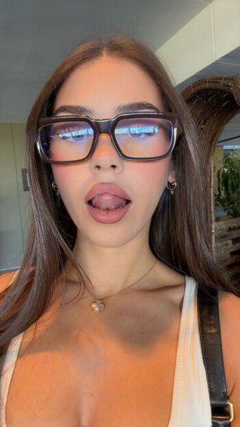 Full leaked Leah halton page private onlyfans photo