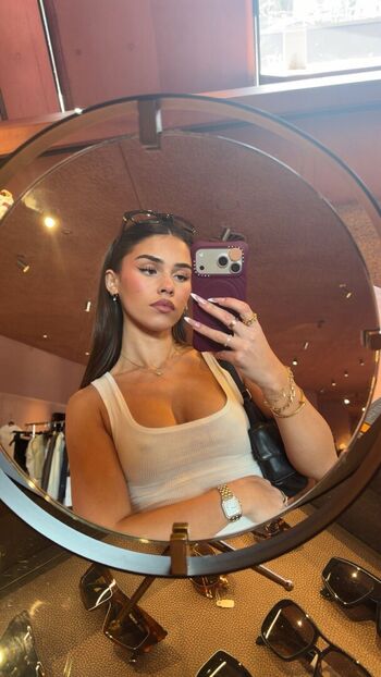 Full leaked Leah halton page private onlyfans photo