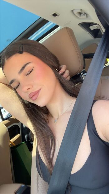 Full leaked Leah halton page private onlyfans photo