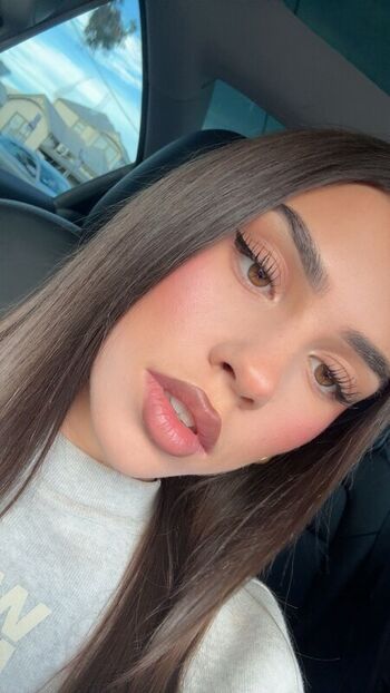 Full leaked Leah halton page private onlyfans photo