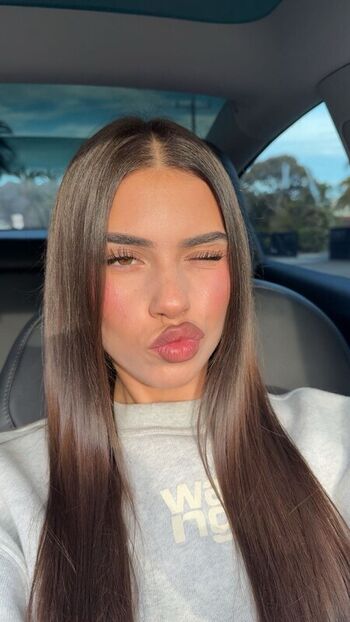 Full leaked Leah halton page private onlyfans photo