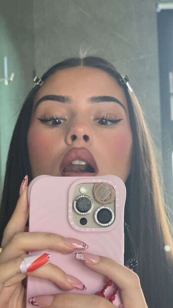 Full leaked Leah halton page private onlyfans photo