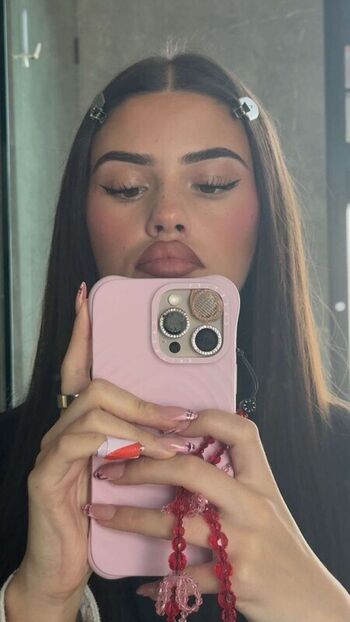 Full leaked Leah halton page private onlyfans photo