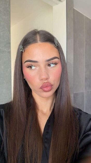 Full leaked Leah halton private onlyfans photo