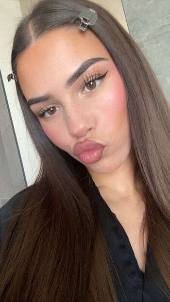 Full leaked Leah halton private onlyfans photo