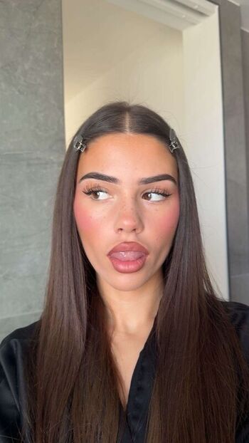 Full leaked Leah halton private onlyfans photo