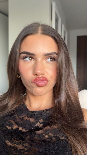 Full leaked Leah halton page private onlyfans photo