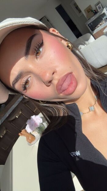 Full leaked Leah halton private onlyfans photo