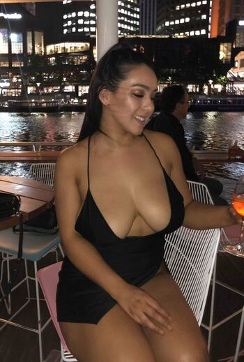 Full leaked Leah wilde page private onlyfans photo