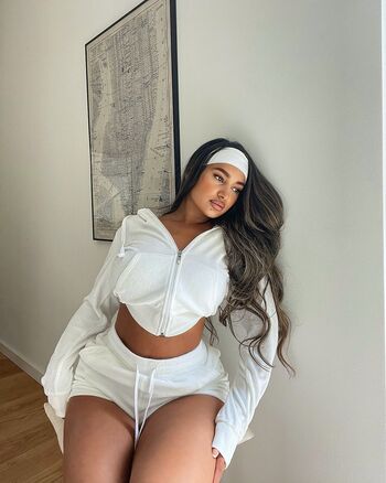 leahhalton_