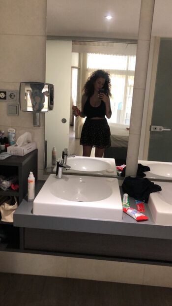 Full leaked Leila lowfire private onlyfans photo
