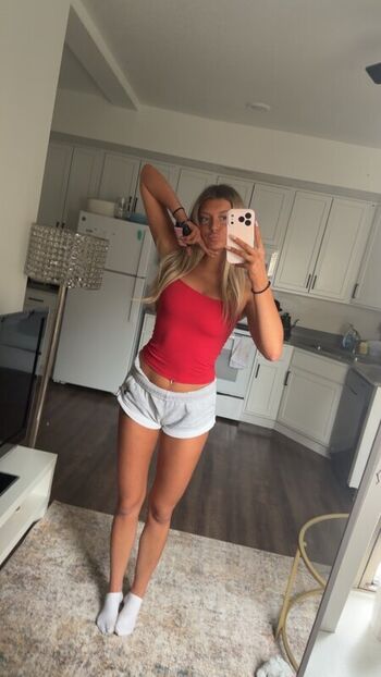 LeilaLovesCash
