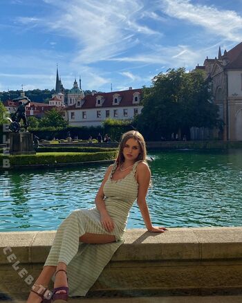 Full leaked Leni dnz private onlyfans photo