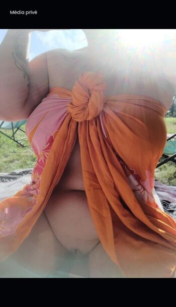 Full leaked Lesdessousdevictoria private onlyfans photo