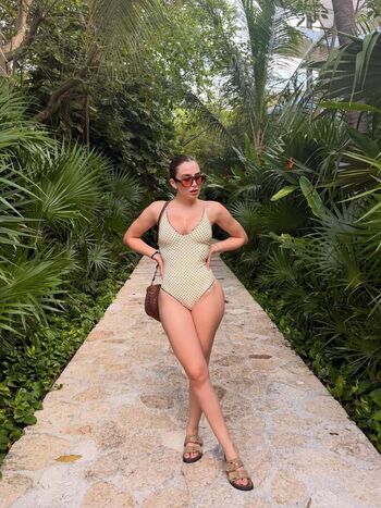 Full leaked Lesli de la torre private onlyfans photo