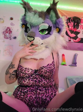 Full leaked Lewdlynxie private onlyfans photo