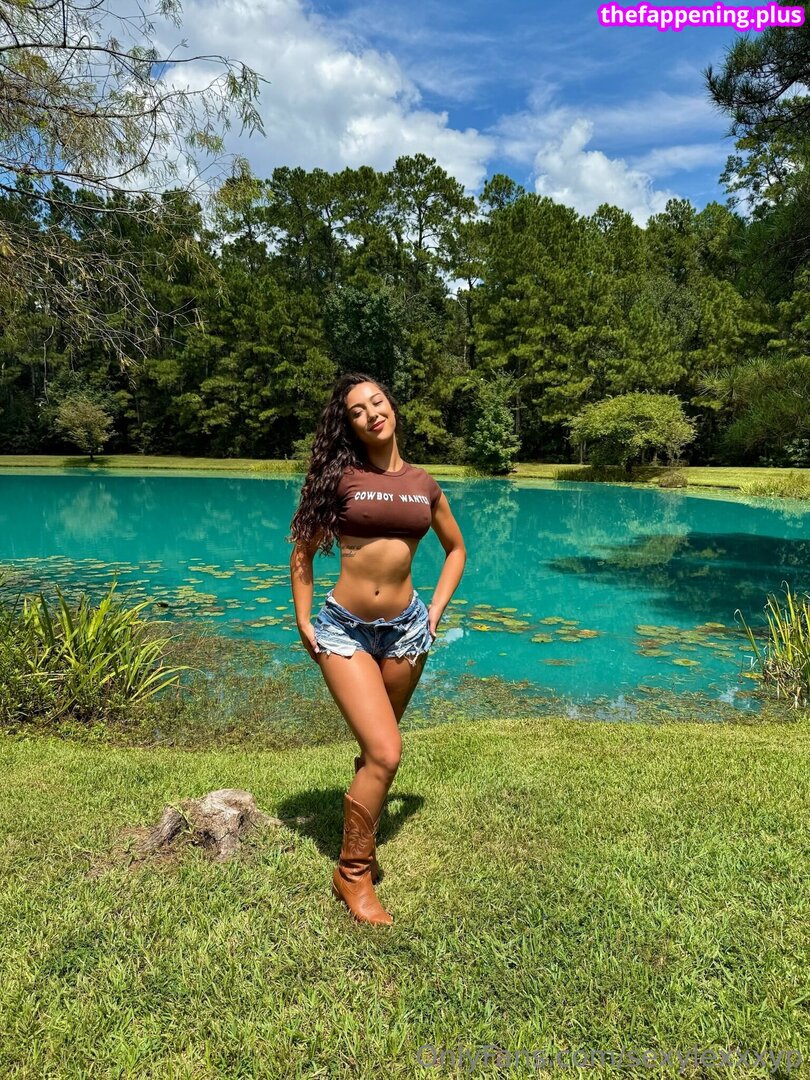 Full leaked Darlingboo/ private onlyfans photo