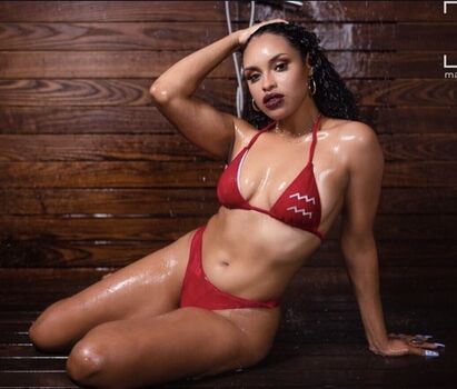 Full leaked Lightskin private onlyfans photo