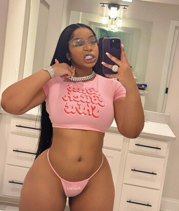 Full leaked Lightskinkeisha private onlyfans photo