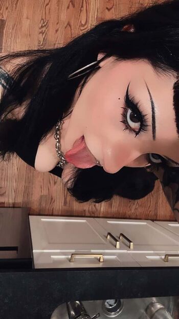 Full leaked Lilbatty private onlyfans photo