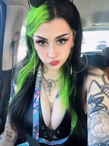 Full leaked Lilbatty private onlyfans photo