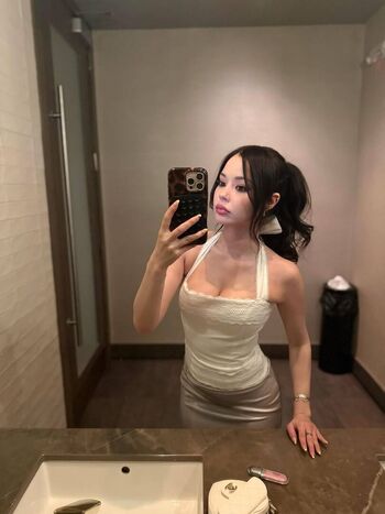Full leaked Lilchiipmunk private onlyfans photo