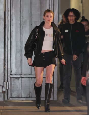 Full leaked Lili reinhart page private onlyfans photo