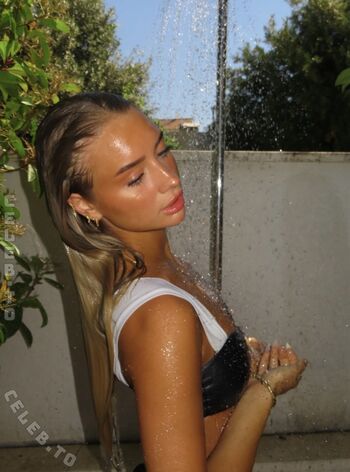 Full leaked Lilia batten private onlyfans photo