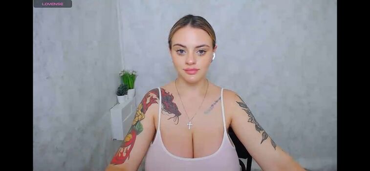 Full leaked Liliat mfc private onlyfans photo