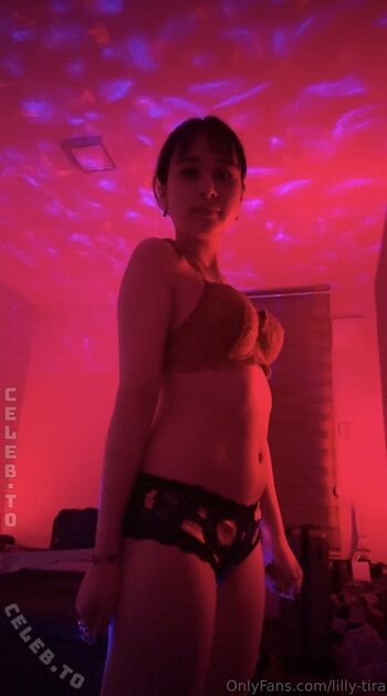 lilly-tira