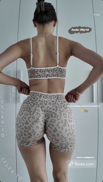Full leaked Lillyfayye private onlyfans photo