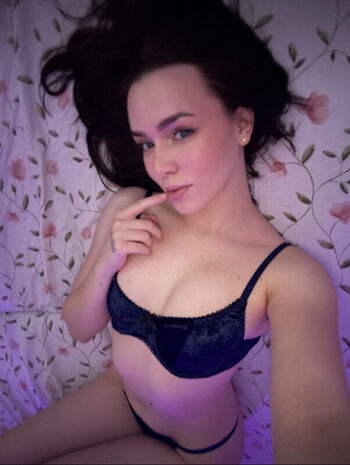 Full leaked Lillyyycarter private onlyfans photo