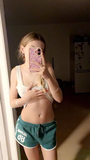 Full leaked Lilmummax private onlyfans photo