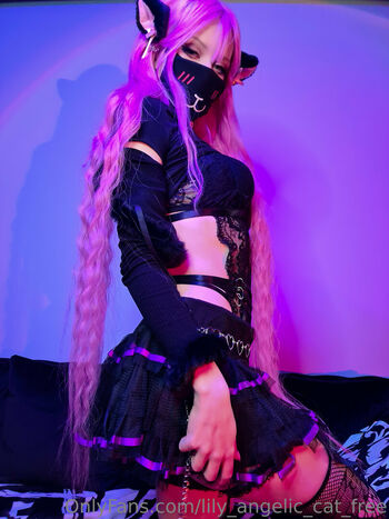 lily_angelic_cat_free