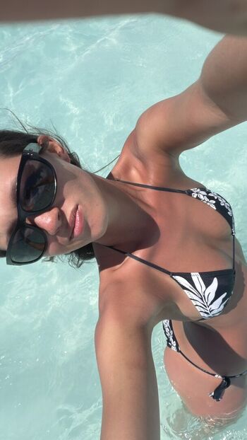 Full leaked Lily chee page private onlyfans photo