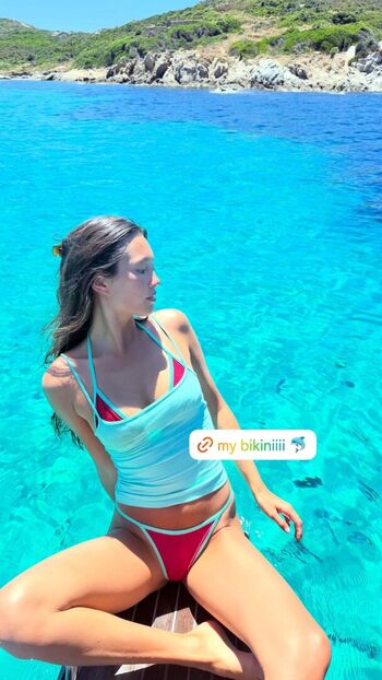 Full leaked Lily chee page private onlyfans photo