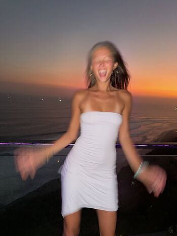 Full leaked Lily chee page private onlyfans photo