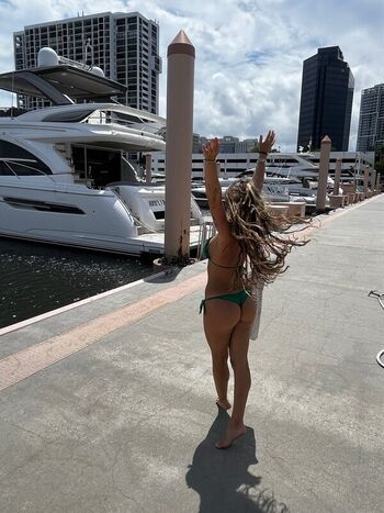 Full leaked Lily roman page private onlyfans photo