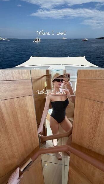 Full leaked Lindsay lohan private onlyfans photo