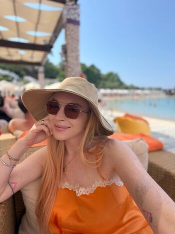 Full leaked Lindsay lohan private onlyfans photo