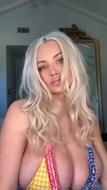 Full leaked Lindsay pelas private onlyfans photo
