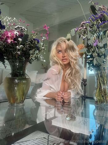 Full leaked Lindsey pelas  page private onlyfans photo