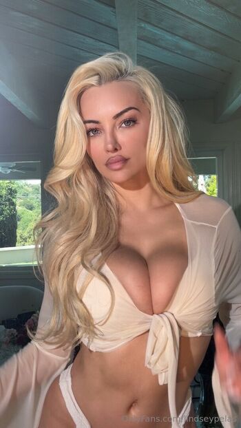 Full leaked Lindsey pelas  page private onlyfans photo