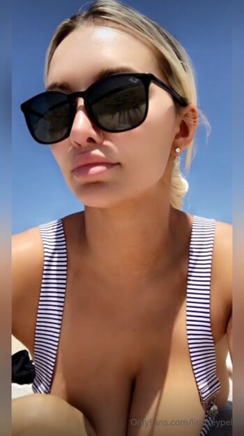 Full leaked Lindsey pelas  page private onlyfans photo