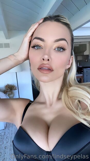Full leaked Lindsey pelas  page private onlyfans photo